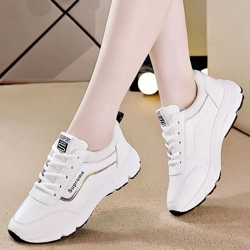 Women's  Spring and Autumn New Breathable Soft Sole Flat Shoes, Casual and Versatile Travel and Sports Shoes