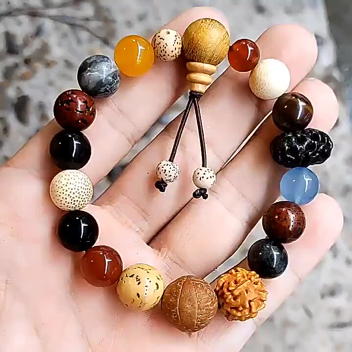 Philip Jones Bracciale Con Ciondoli In Quarzo Rosa - Gioiello Con Tema Buddha - Design Contemporaneo E Spirituale - 2