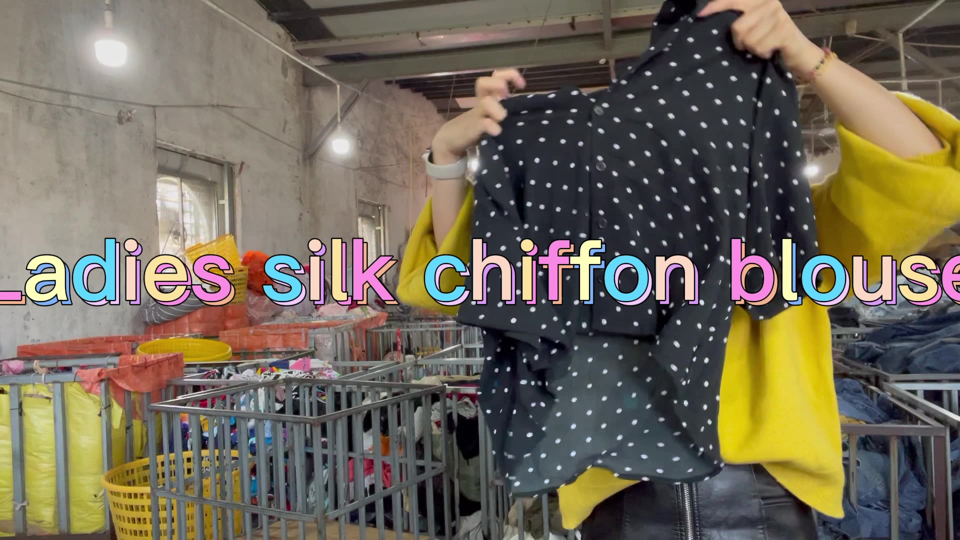 Women Used Clothes Mixed Ladies Chiffon Silk Blouse Shirts Tops Wholesale First Grade Used