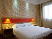 Home Like Home-Shanghai Peoples Square Fuzhou Road Shanghai Book City Shop Business Big Bed Room