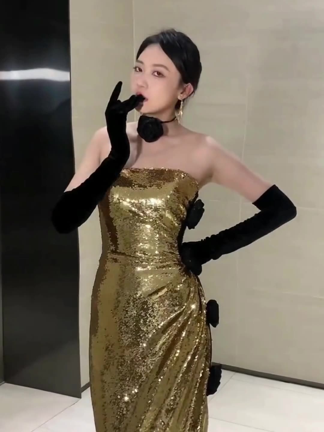法式抹胸晚礼服裙2024新款新娘结婚金色亮片鱼尾敬酒服宴会主持人-阿里巴巴