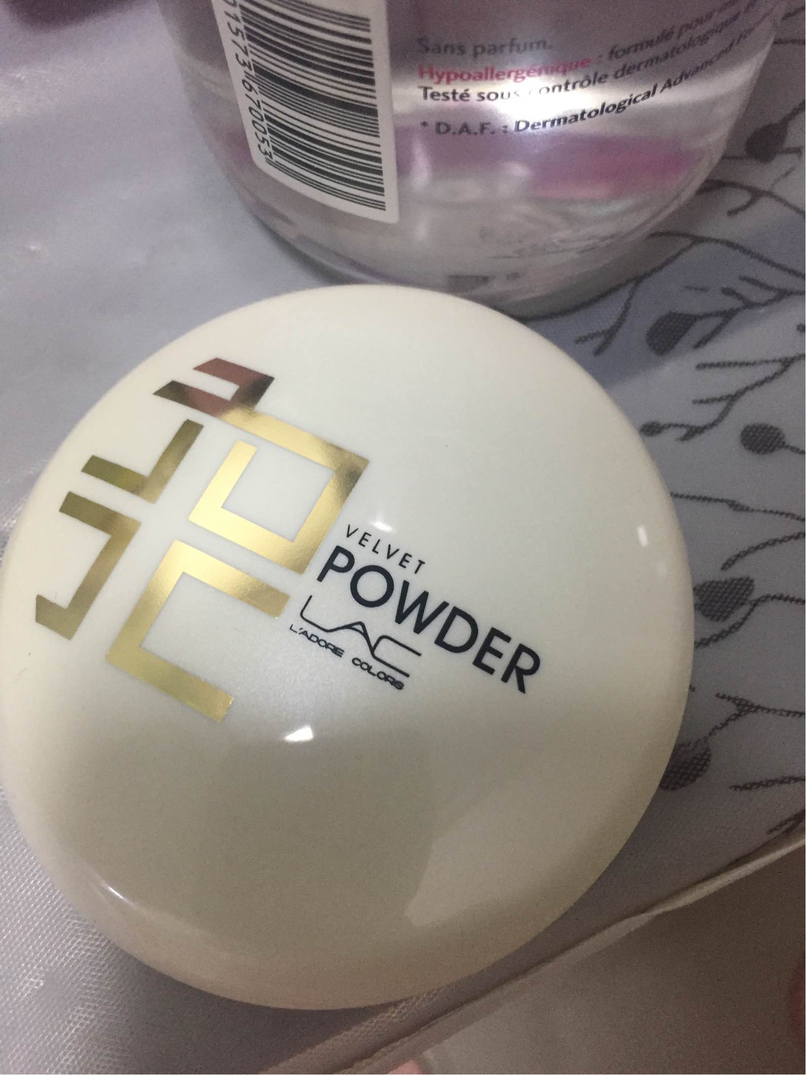 烙色天鹅绒粉饼试用质量怎么样好不好用，一个月使用感受,第6张