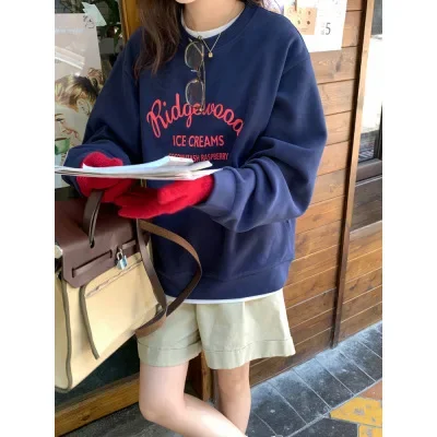 A unisex American vintage origami-style long-sleeved padded hoodie for autumn, loose and versatile, with a minimalist and unique design.