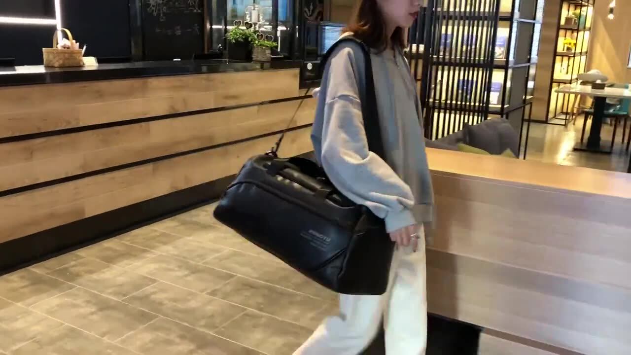 バッグ PRY Leather Front Zip Travel Bag Leather Front Zip Travel