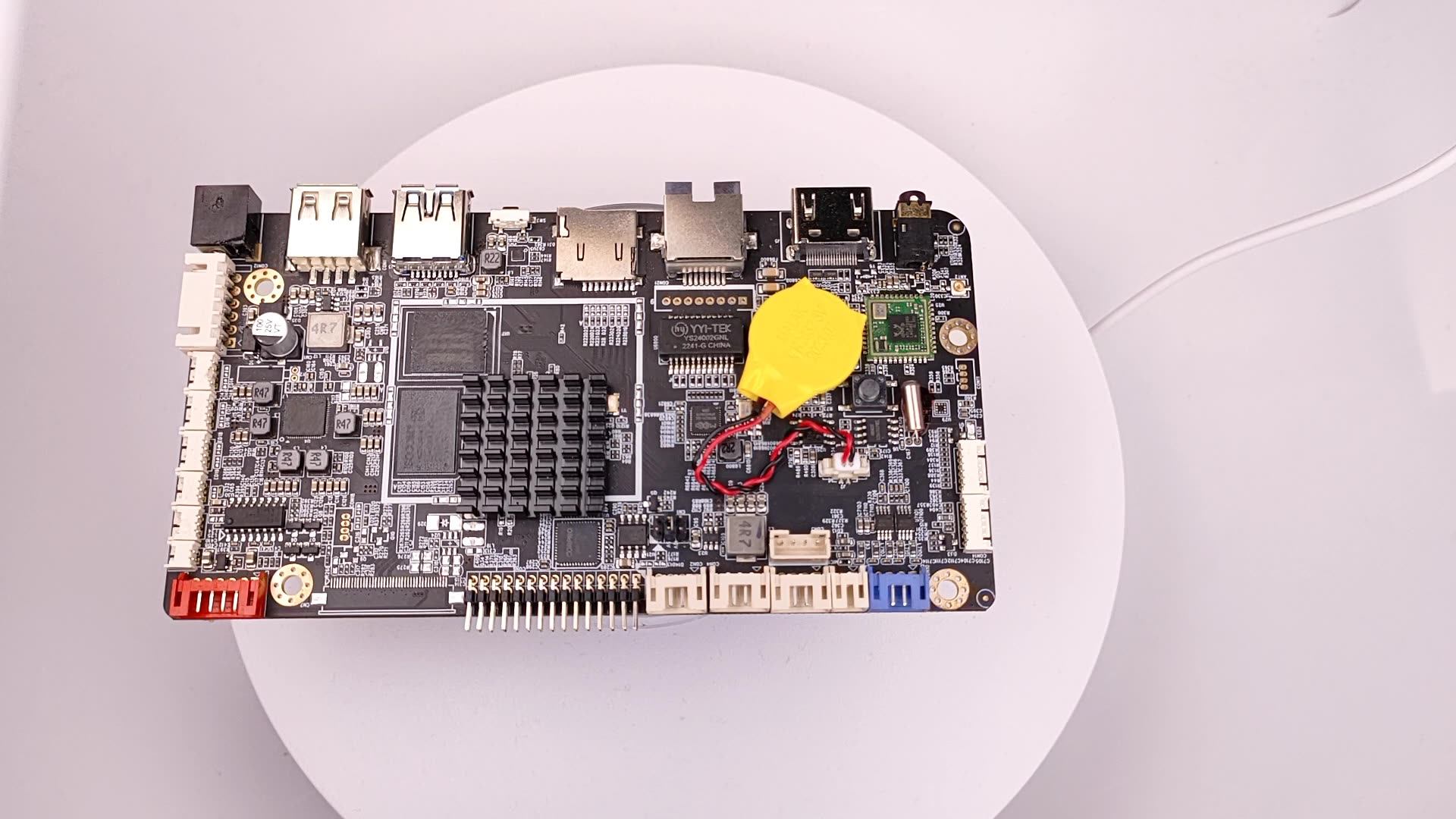 アンドロイド ZTE-Axon-7-Feature-Image-