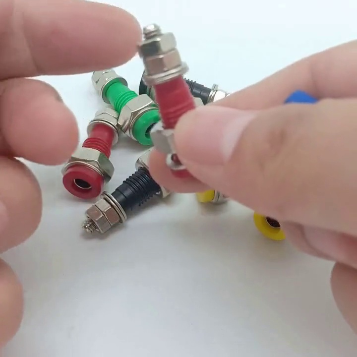 此接线柱也太顶了吧。家里电箱居然能够秒变高定！