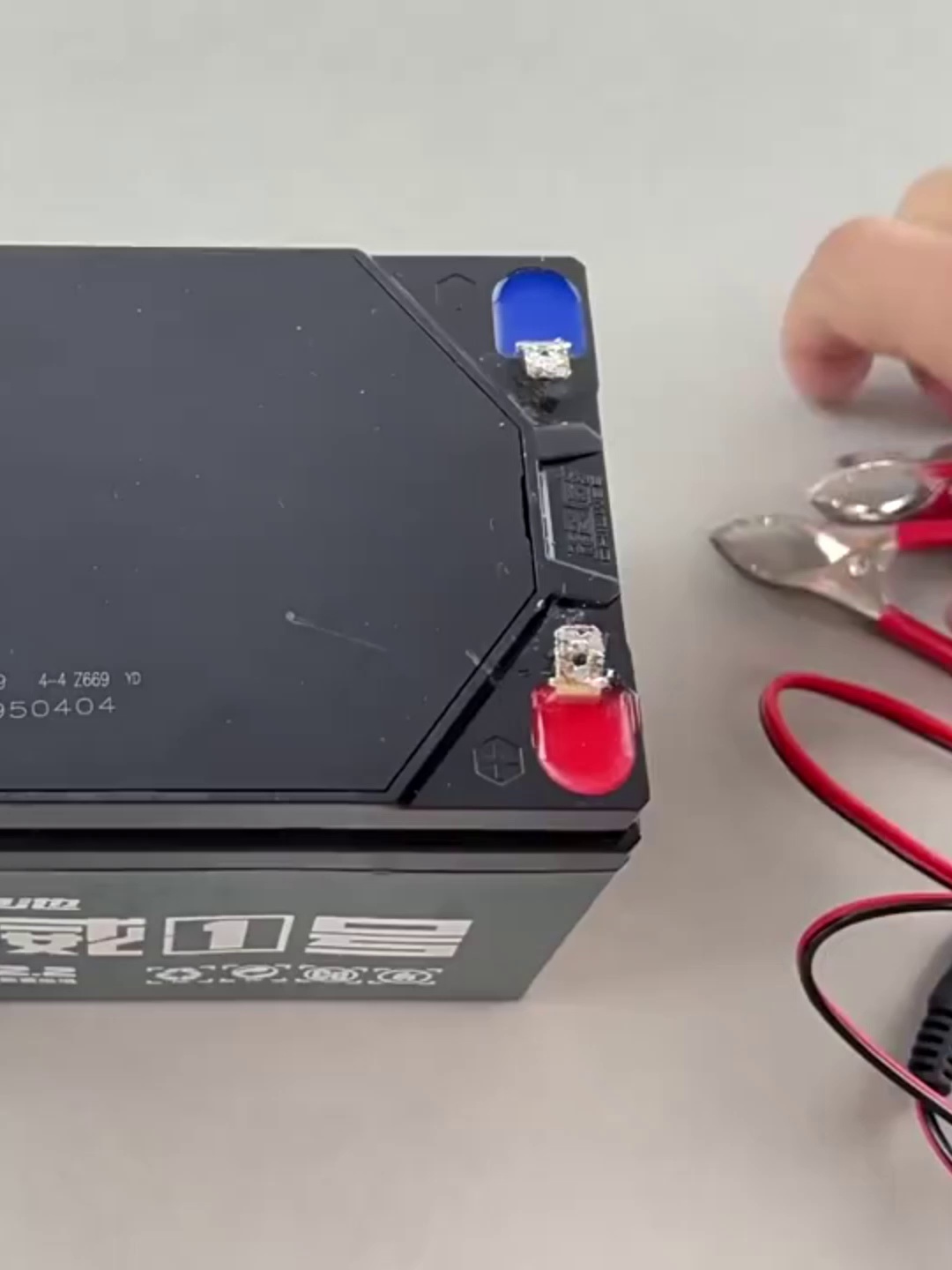 116块的风扇，居然能以挂三轮车还能够插家用。这个届国货太卷了！