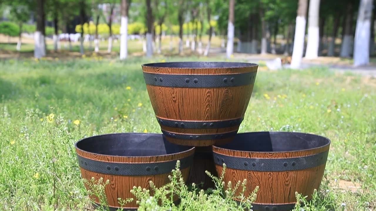 Plastic Whiskey Barrel Planter Pot Outdoor Garden Decoration Wholesale
