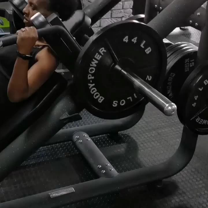 Hack Squat тренажер