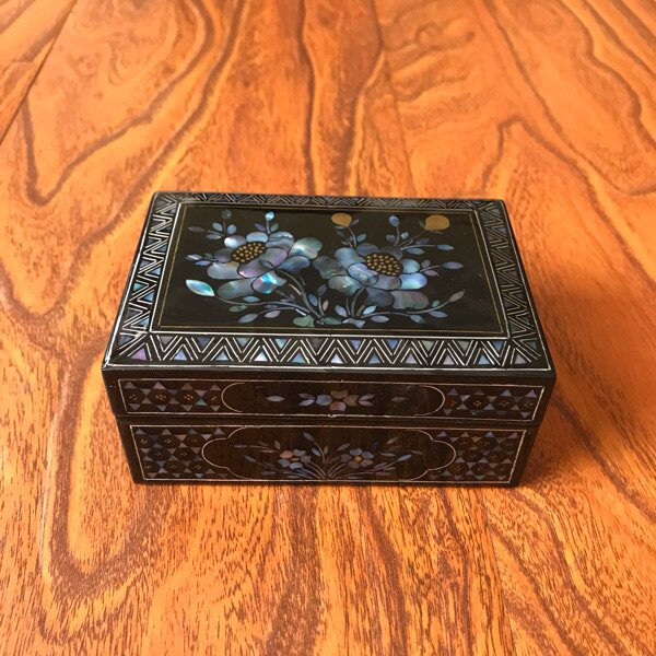 Famous brand box Luodian lacquer ware Shell inlay Pure handmade Pure natural lightening Lacquer ware