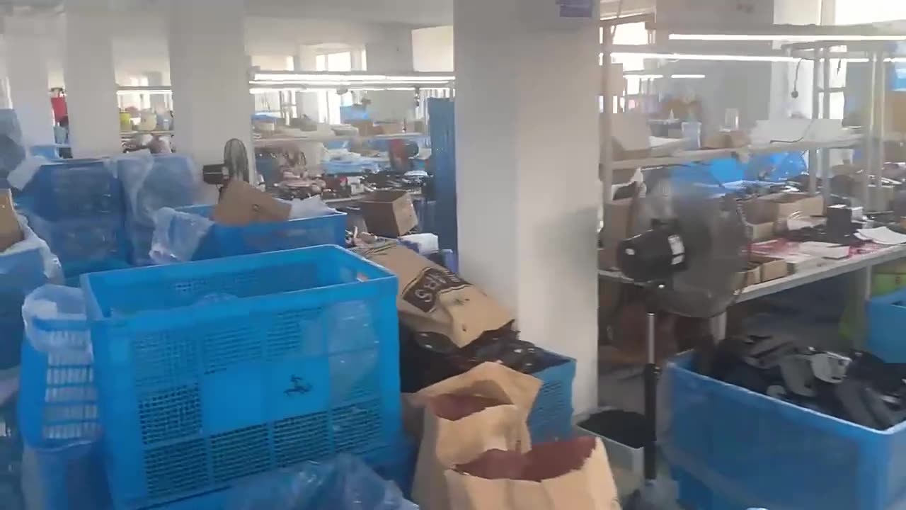 跨境宠物7合1理毛器多功能宠物套装猫狗剃毛修甲美容仪毛发吸尘器 - 国标插头