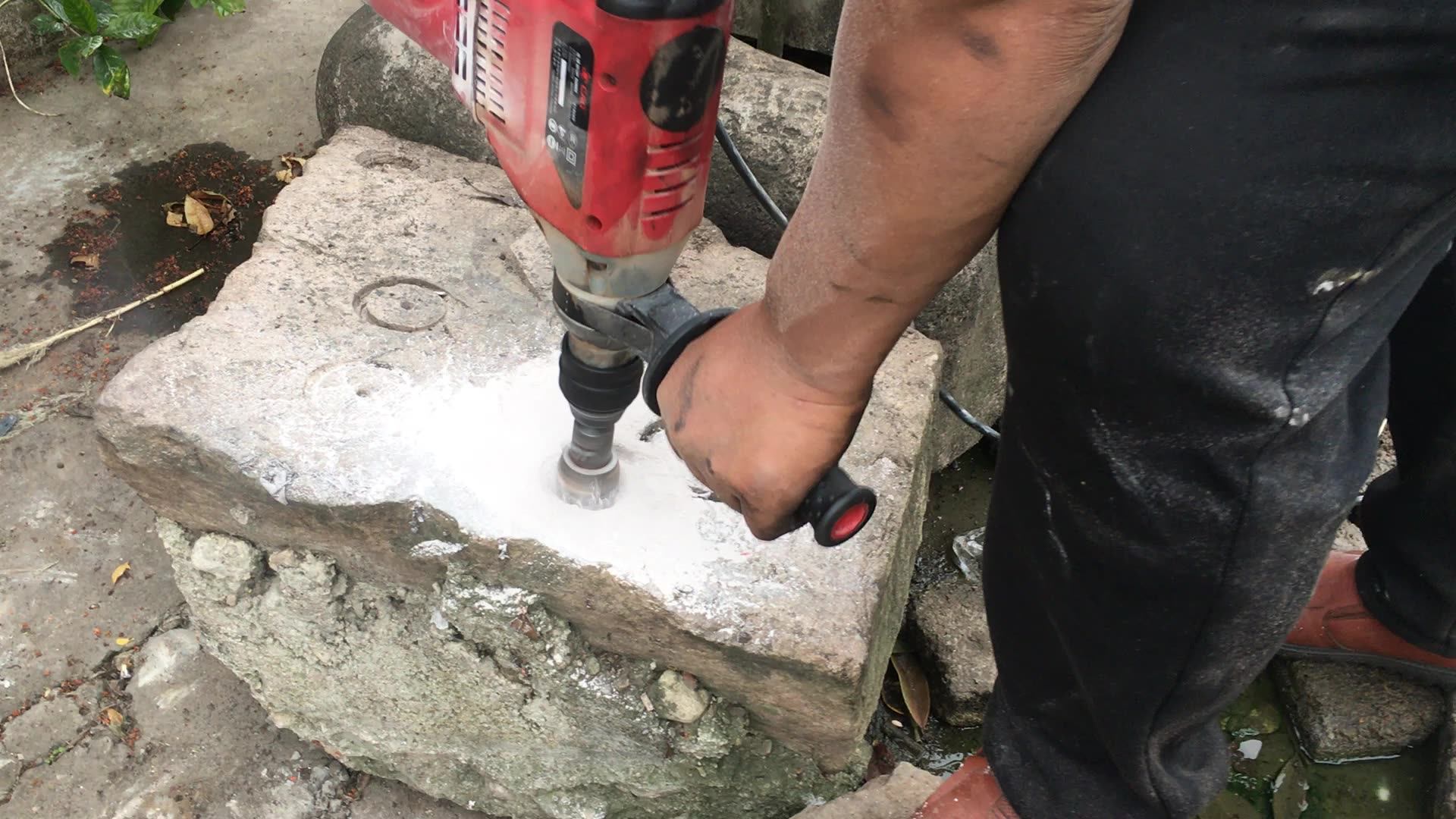 Hole Saw How To Drill Into Cinder Block With A Regular Drill