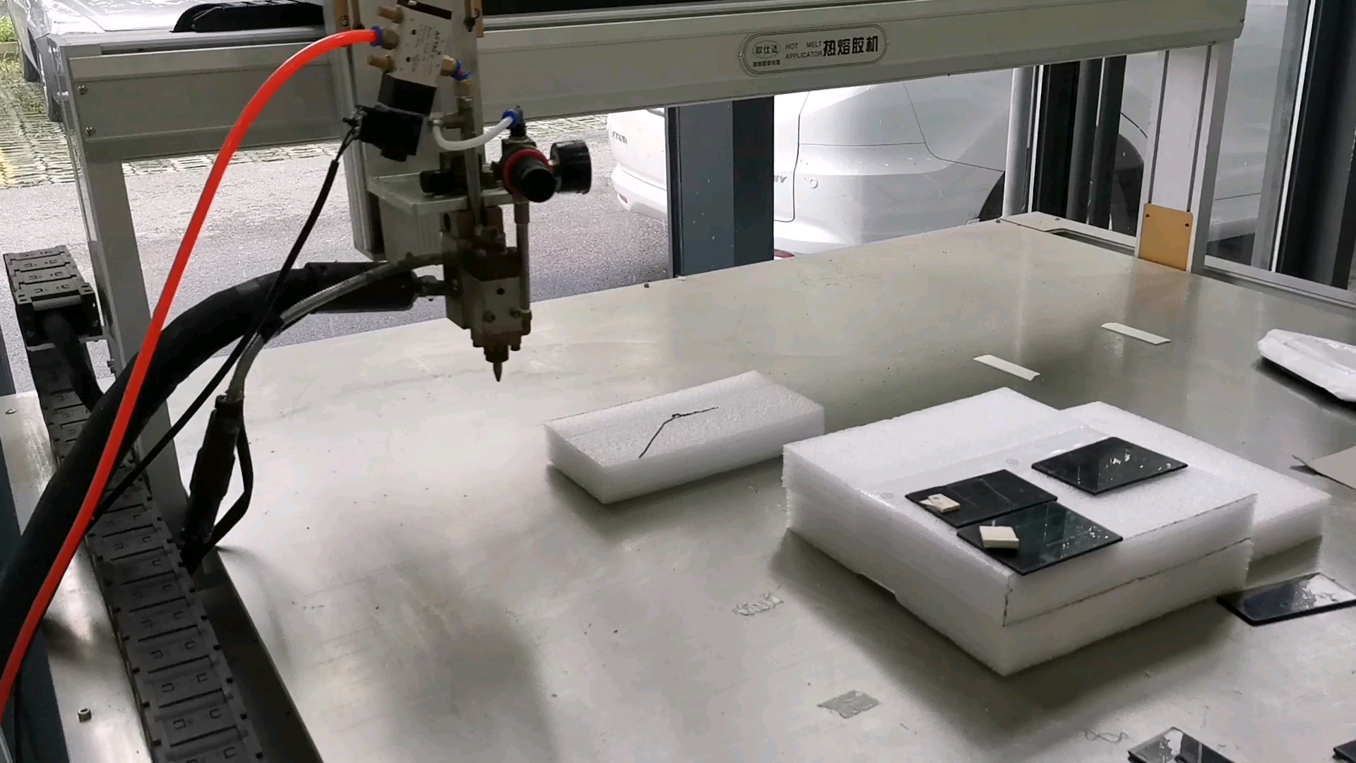 Automatic Hot Melt Glue Dispenser Machine Of Pc Controller And Vision