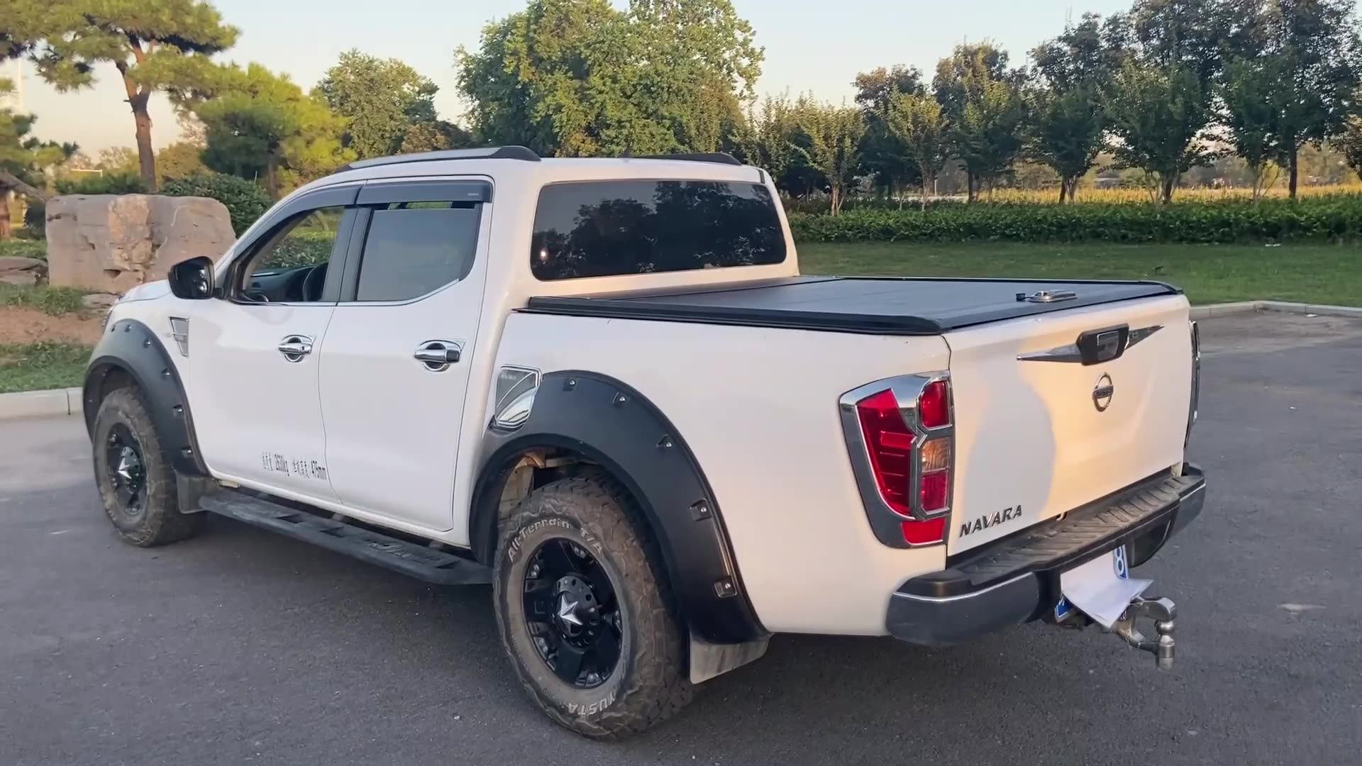 Retractable Roller Lid Shutter Bed Cover Rear Cover Tonneau Cover For Ram 1500 Buy Oem Retractable Hard Pickup Tonneau Cover Roller Lid For Dodge Ram 1500 2500 4x4 Aluminum Roller Shutter Tonneau