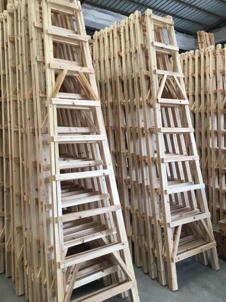 Solid wood ladders wood products Double side walking ladders Home furnishing Herringbone ladders 3 m Wood ladders