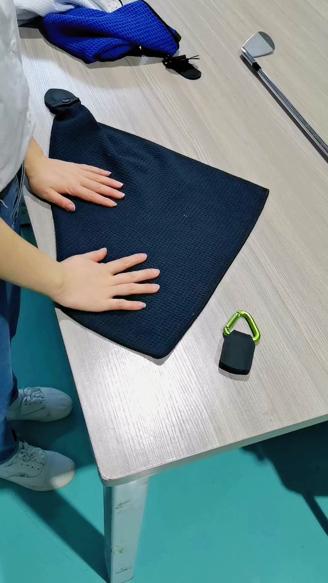 Hot Selling Customized Logo Golf Towel Absorbent Quick Dry Microfiber Disc Golf