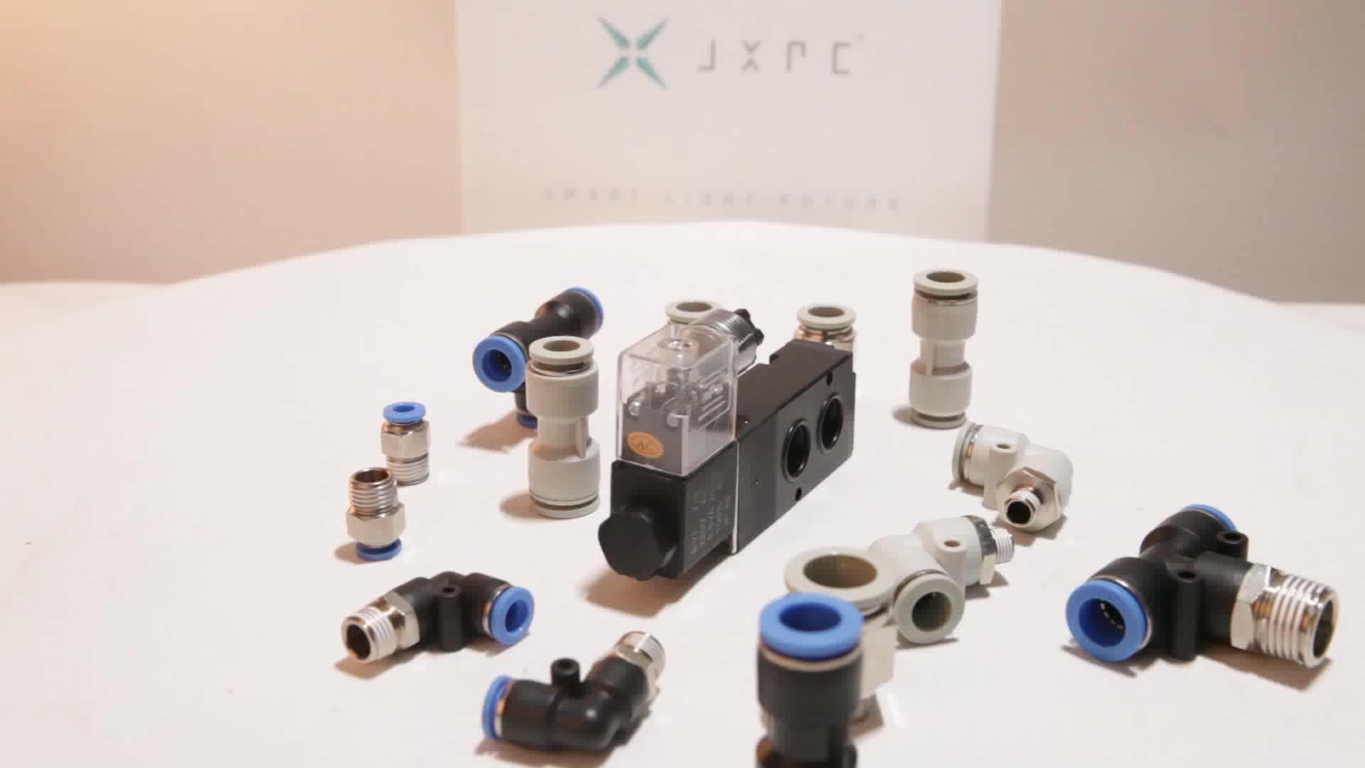 как снять фитинг с пластиковой трубки. штуцер для медной трубки 1/4. как вытащить трубку из фитинга.