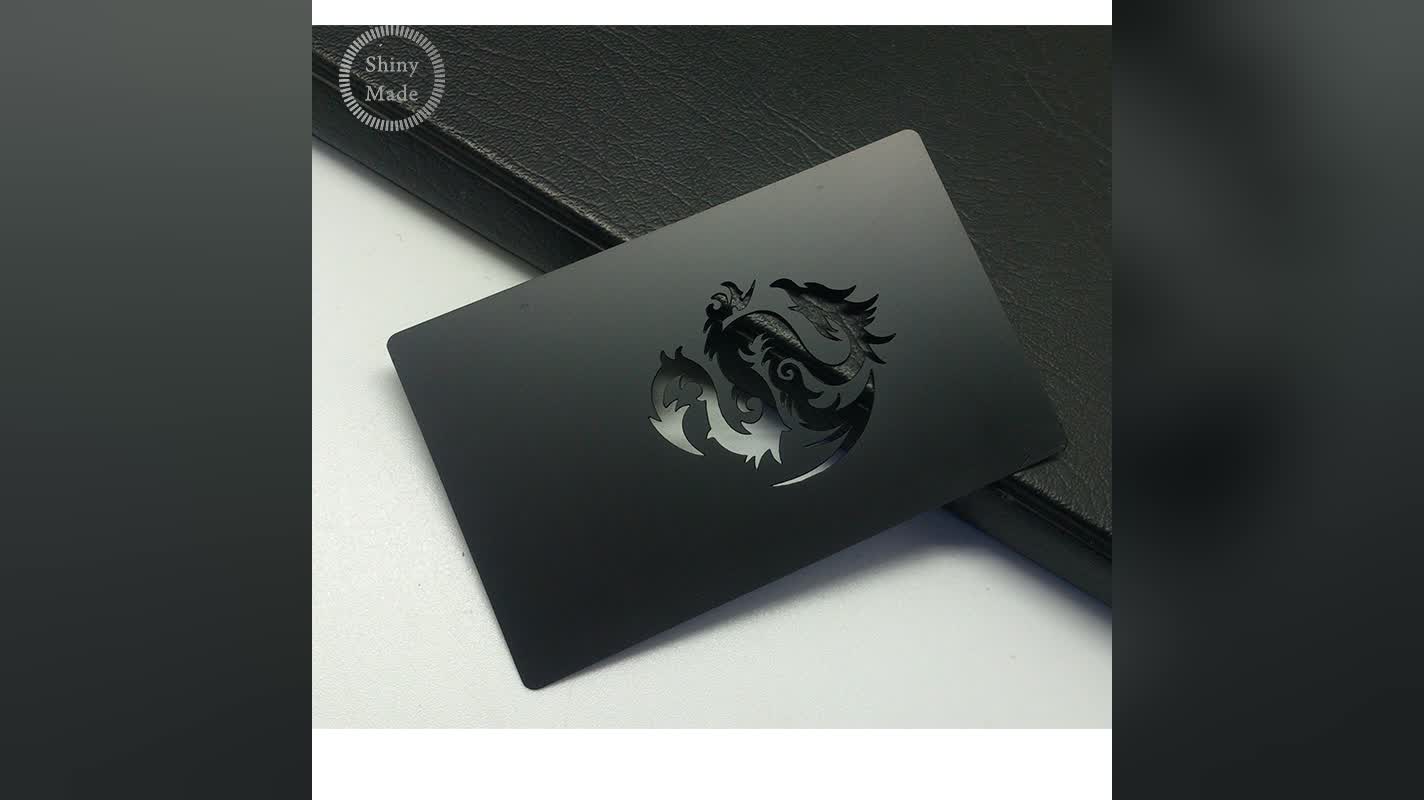 фольга тиснение серебром на коробке. Gmund 925 white silver. тиснение матовым. черные пластиковые визитки. черная бумага для визиток.