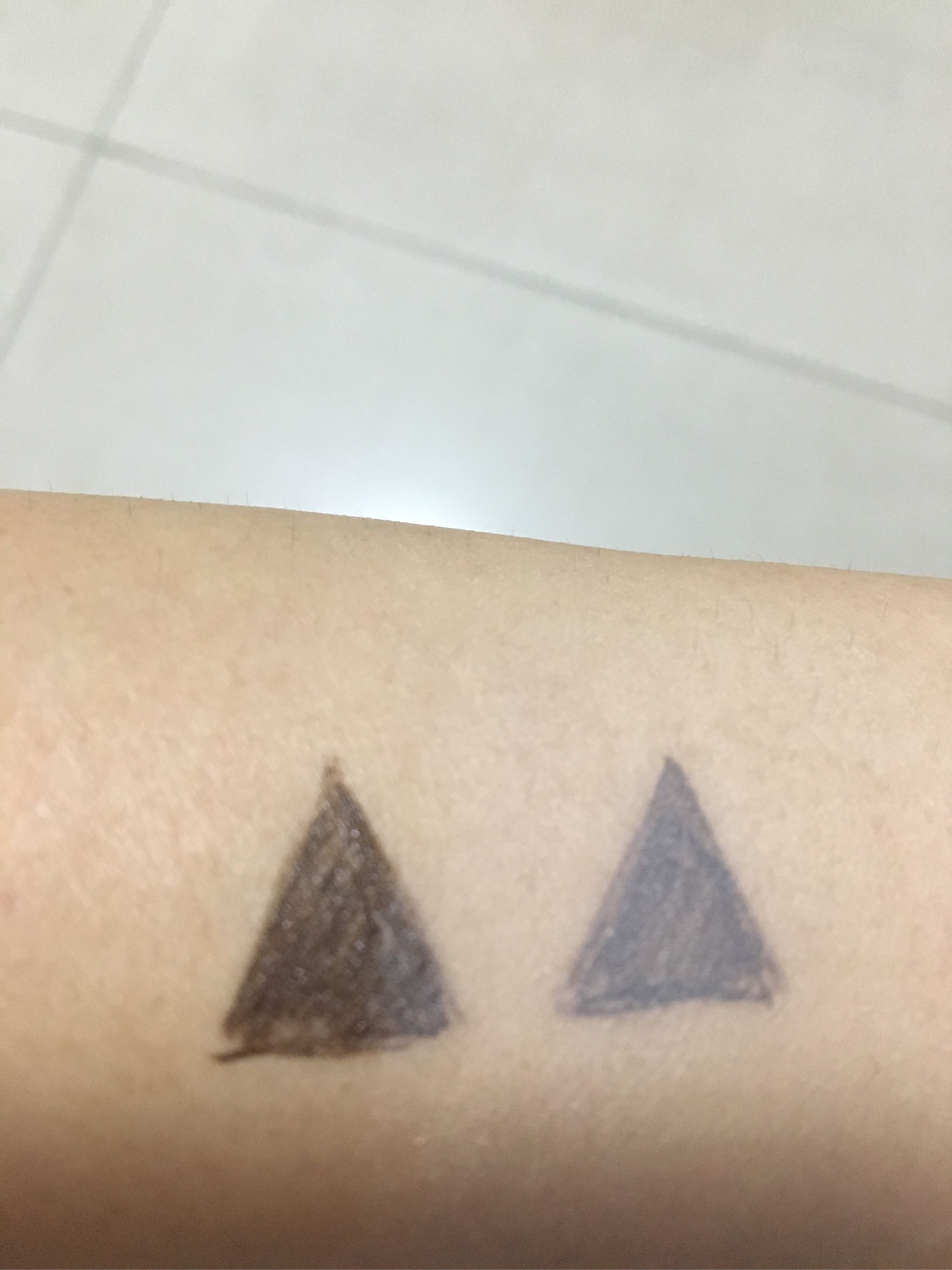 自带打光板蜜丝佛陀臻白防晒粉饼质量怎么样好不好用，一个月使用感受,第8张