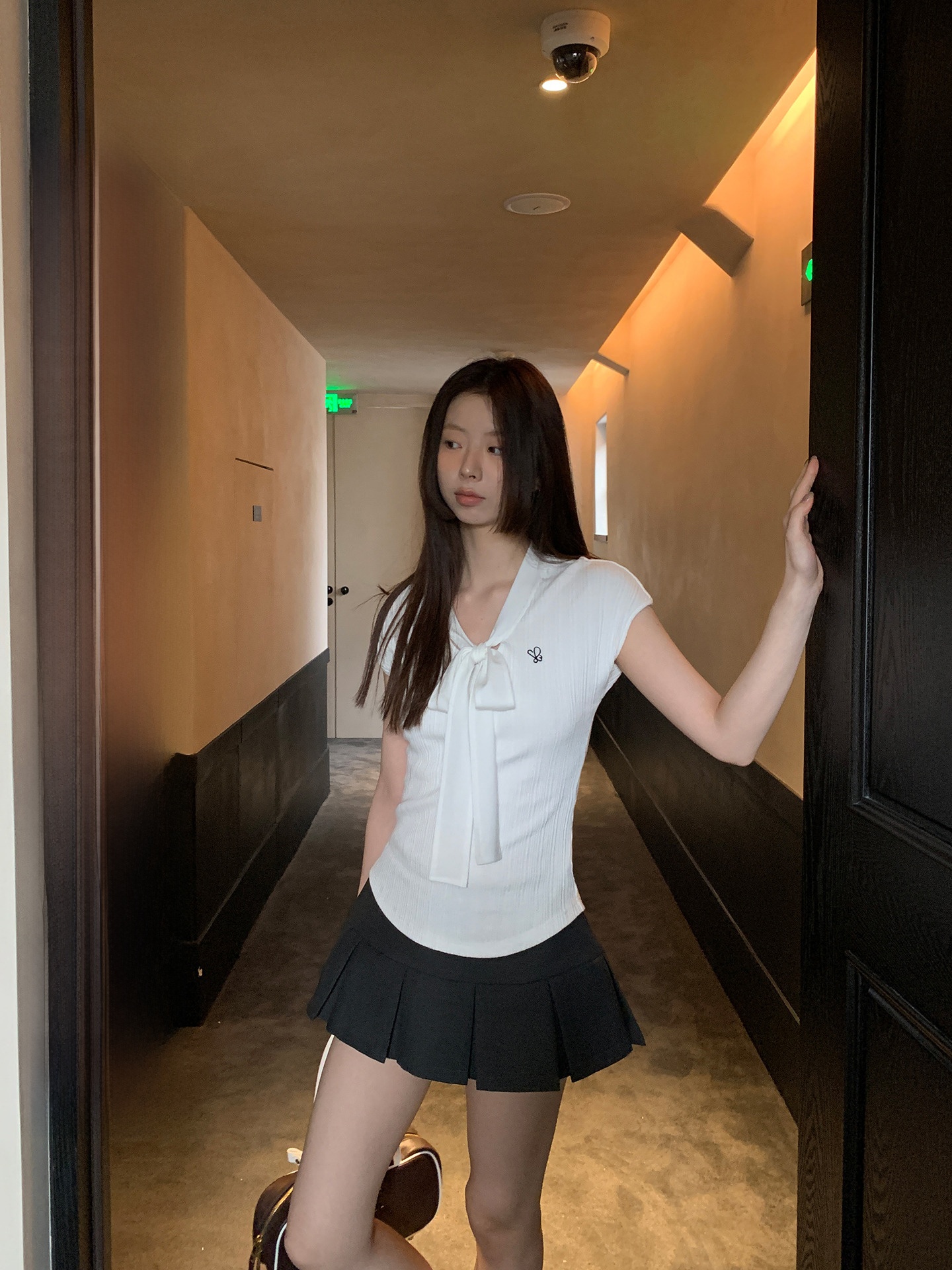 红人馆短袖t恤女2025新款夏季白色正肩巨好看轻熟小众不撞款上衣