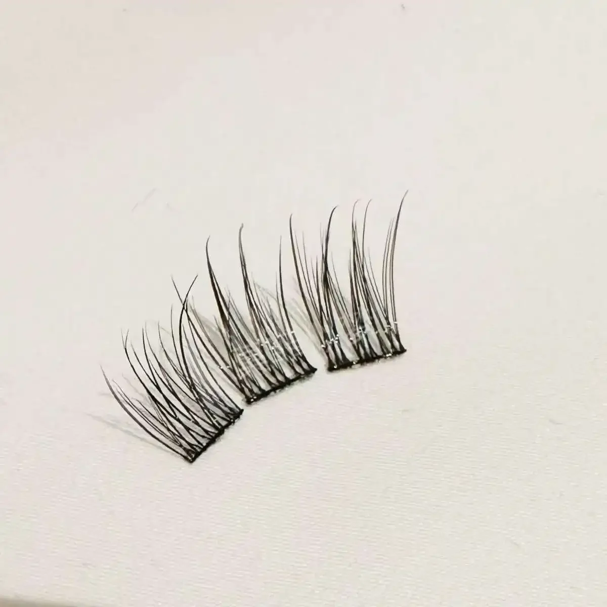 Натуральные новые без клея ленивые baby fish tail фальшивые ресницы кошачий глаз новичок симуляция трилогия дневной сегментированный простой лицевой