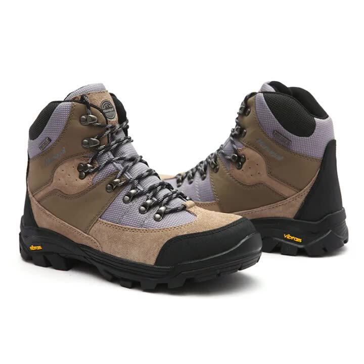 hiking boots weight