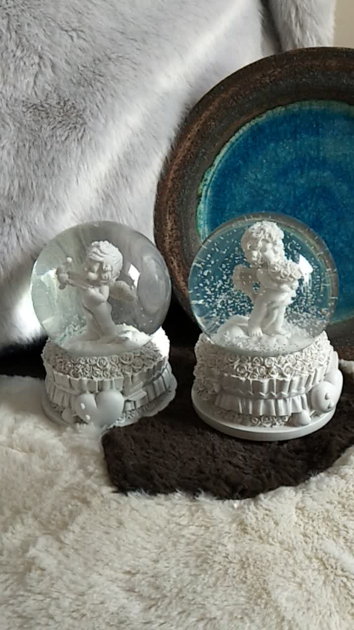 custom snow globe figurines