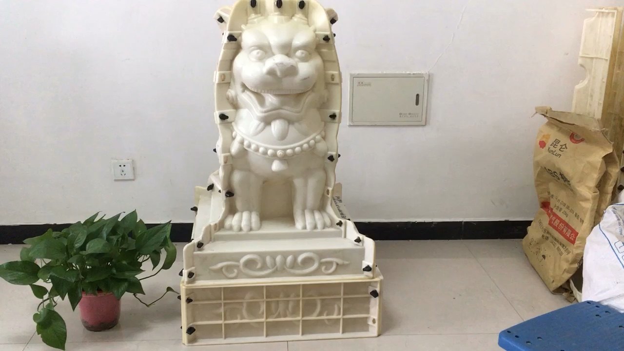 Precast Garden Decoration Cement Concrete Statues Plastic Animal Lion