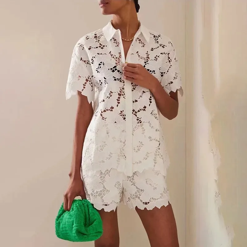 Small design lace shirt