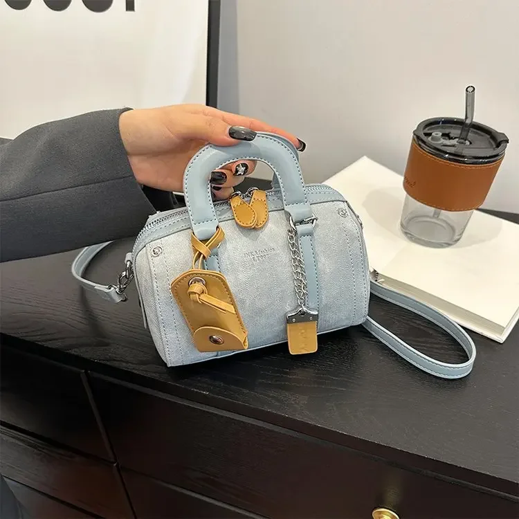 This year's popular portable small bag women's 2025 new fashion Boston pillow bag spring all-match messenger bag