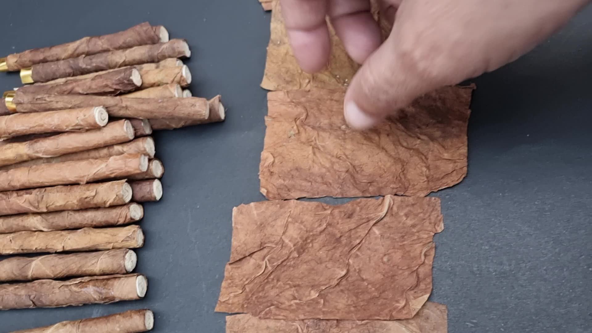 Brown Loose Leaf Reserve Black Edition Rolling Loose Leaf Honey Bourbon