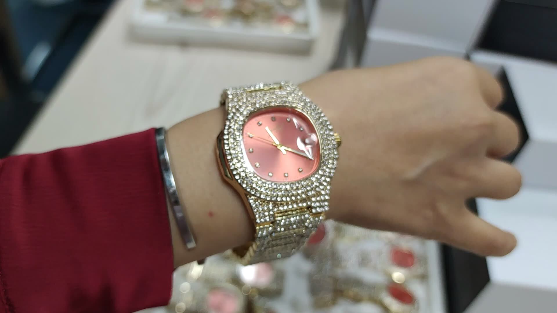 Diamond Bracelet Watch Ladies Light Luxury Alloy Quartz Bracelet Watch