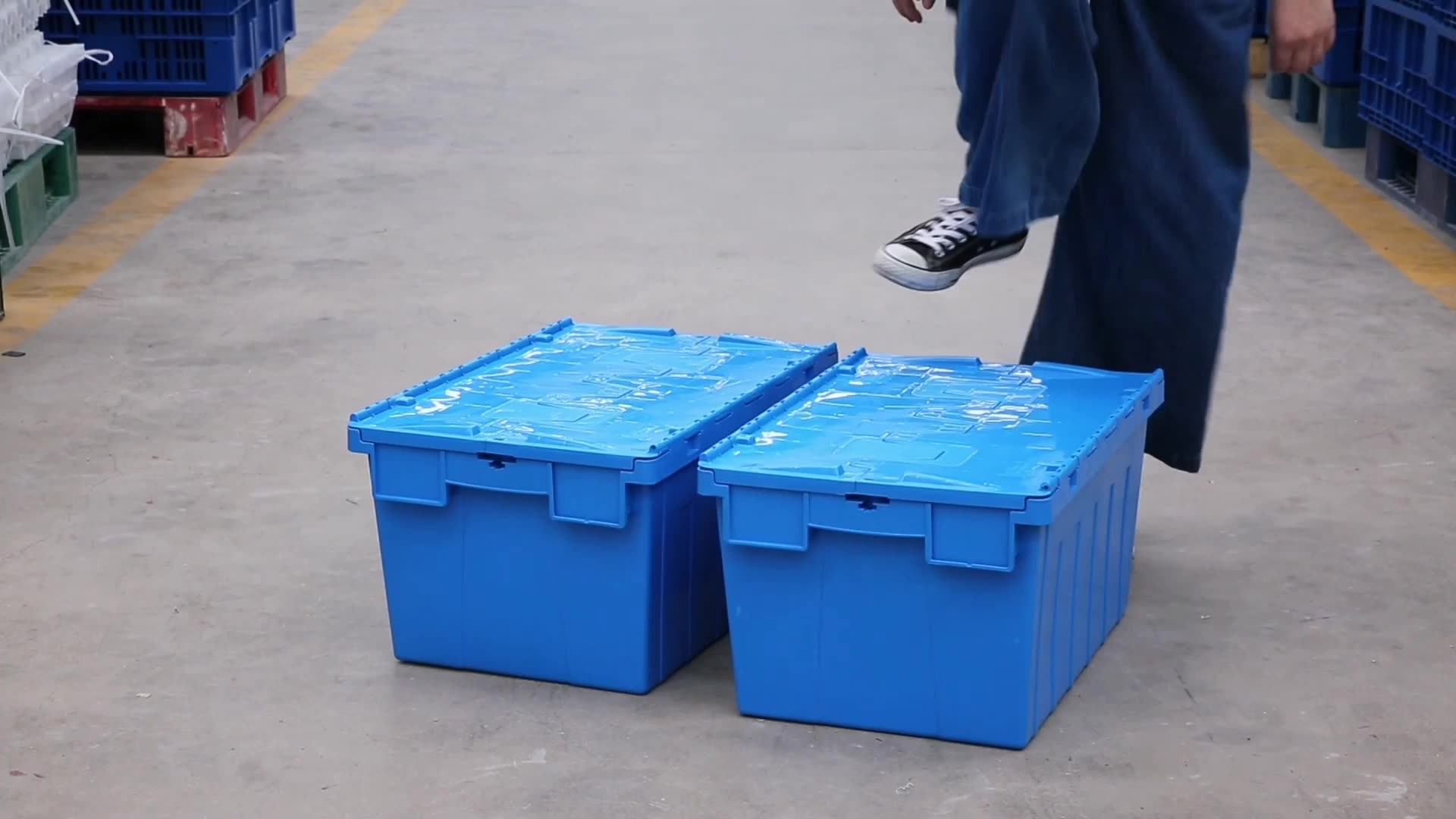 Warehouse Plastic Moving Crate Stackable Storage Attached Lid