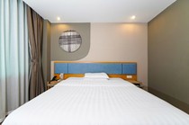 Home Like Home-Nanchang Beijing West Road Normal University Subway Station Business Big Bed Room