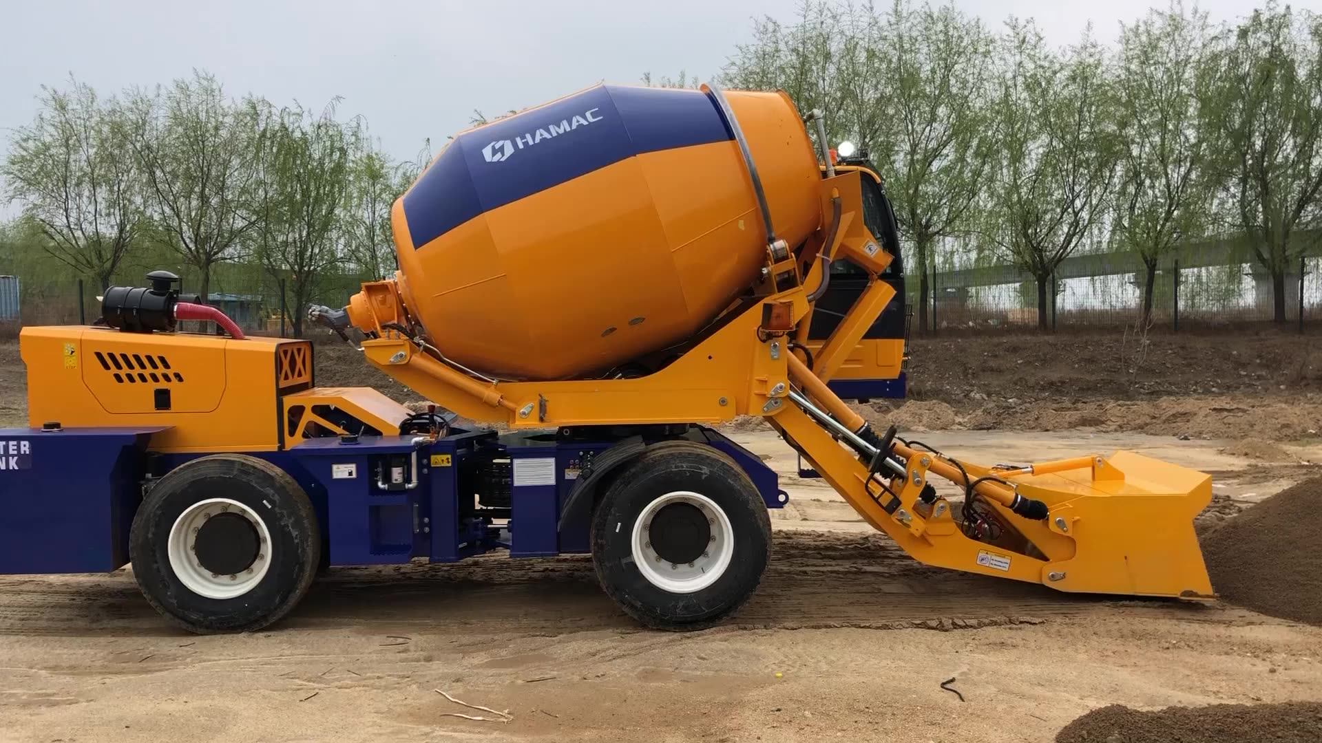 Carmix Diesel Concrete Mixer Truck Hydraulic Machine Self Loading