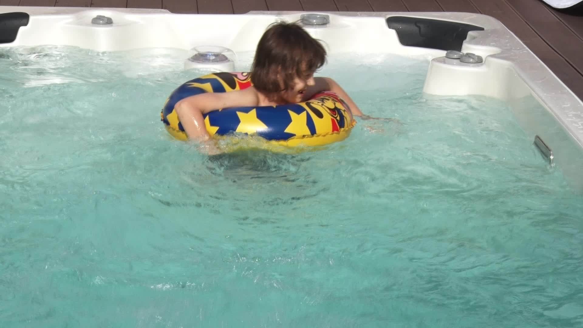 Top Sale Popular Luxury Model Outdoor Endless Swimming Pool Spa Hot Tub