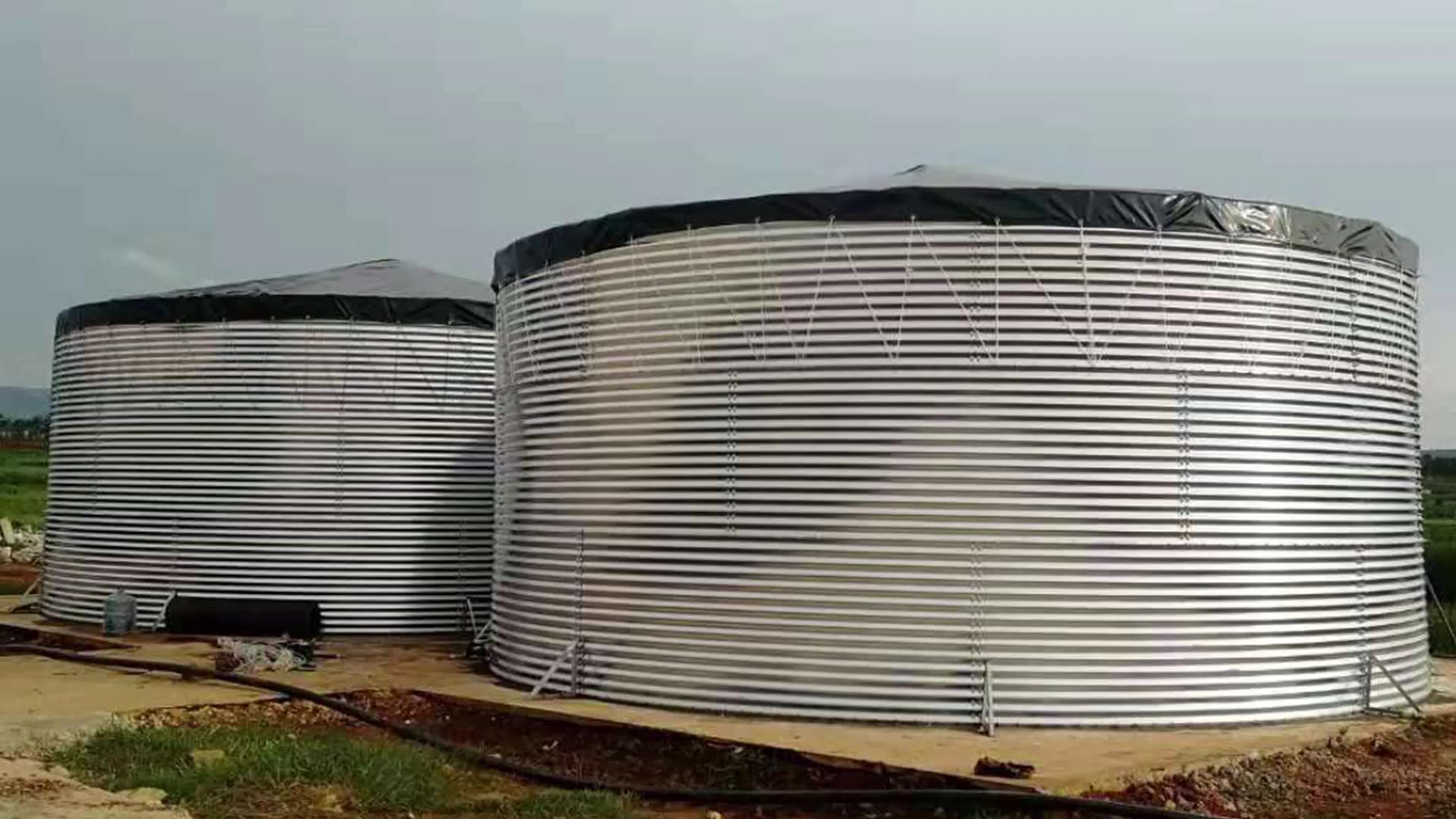 corrugated steel water storage tanks