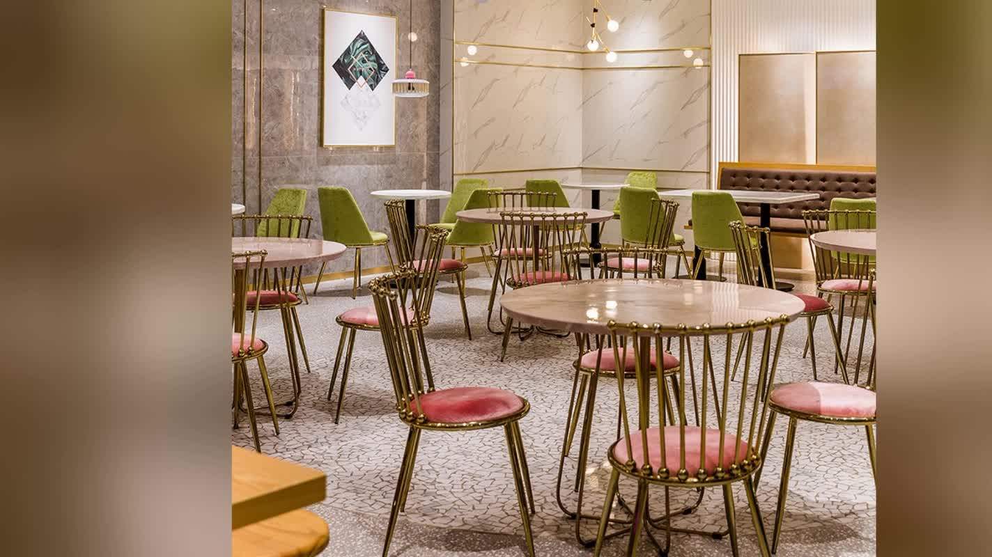 Wholesale Coffee Shop Wood Tables And Chairs Classic Design High End