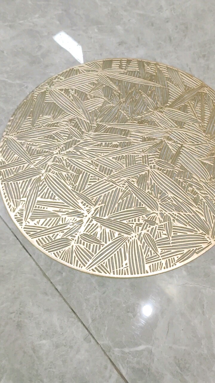 Round Gold Vinyl Placemats Durable Nonslip Heat Resistant Golden