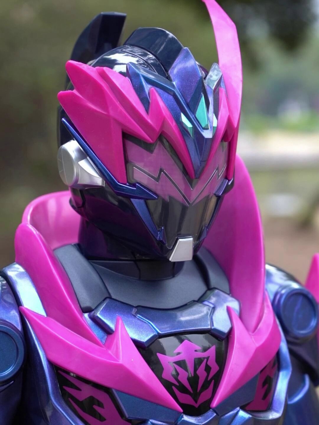 男孩的梦想！奥迪双钻铠甲勇士霆曜铠甲70cm声光可动人偶玩具大揭秘_铠甲勇士专区_淘宝游戏网