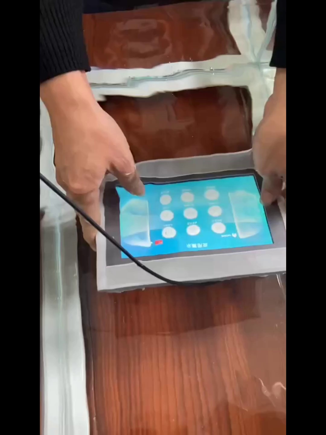 170块买工业屏？这个玩意儿居然可以当我家智能中控？