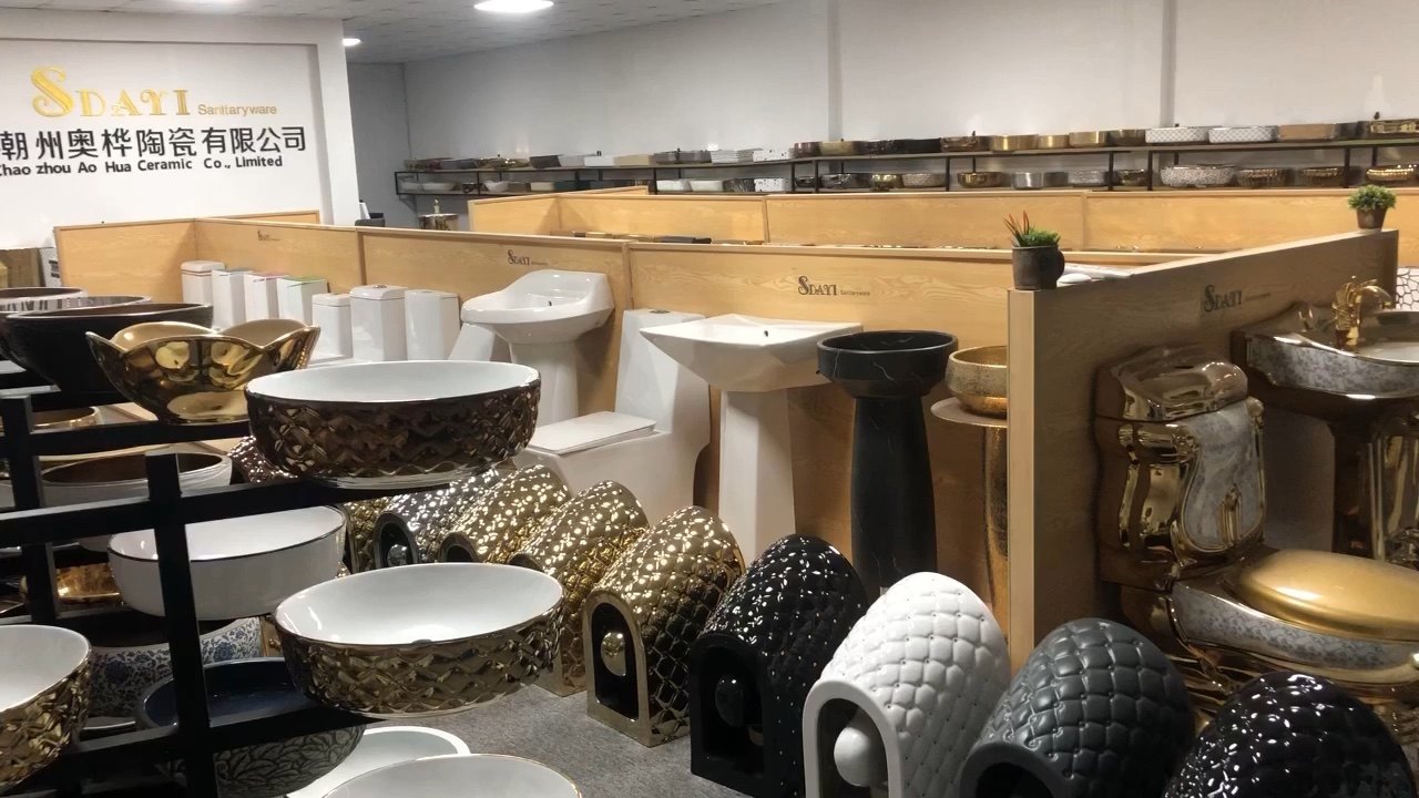 Sdayi 2023 New Latest Toilet Bowl Design Ceramic Golden Color Wall Hang Toilet Bowl Bathroom