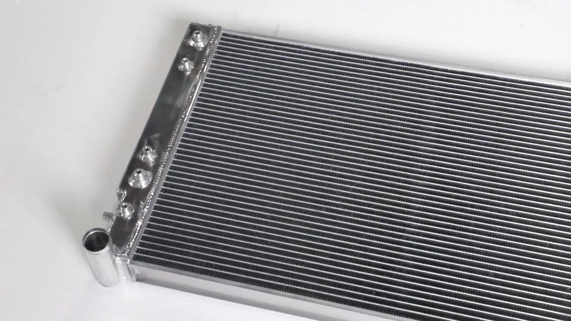 Satsg-vw0004-r. Радиатор 4hdt. Радиатор охлаждения chevrolet caprice. Гоночный радиатор. Гоночный радиатор.