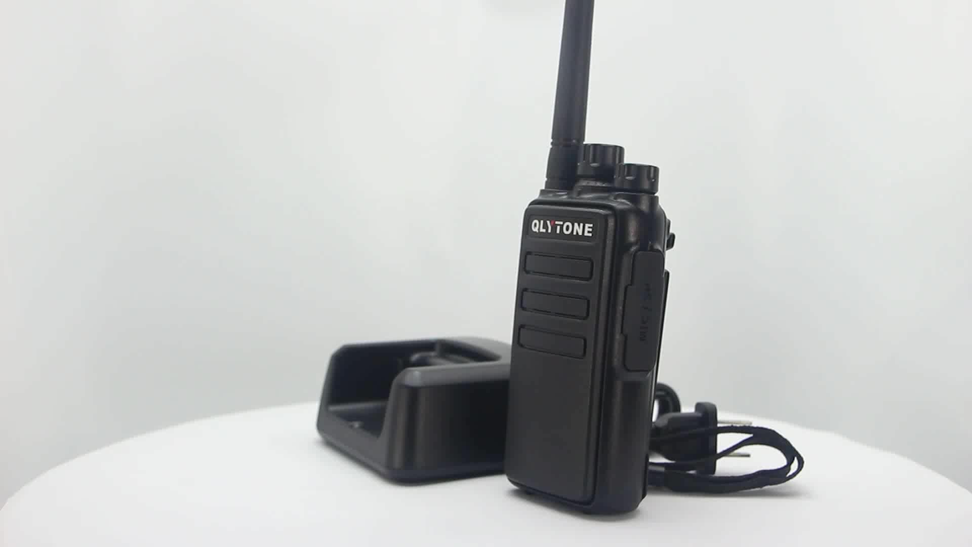 High Quality Professional 13km Handheld Uhf Twoway Radios Fm