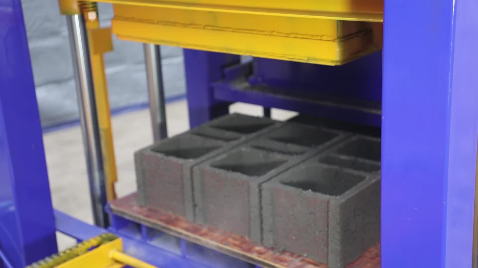 Qt424 Plastic Cinder Hollow Brick Blocks Making Machine With Mould And Pallet Buy Plastic