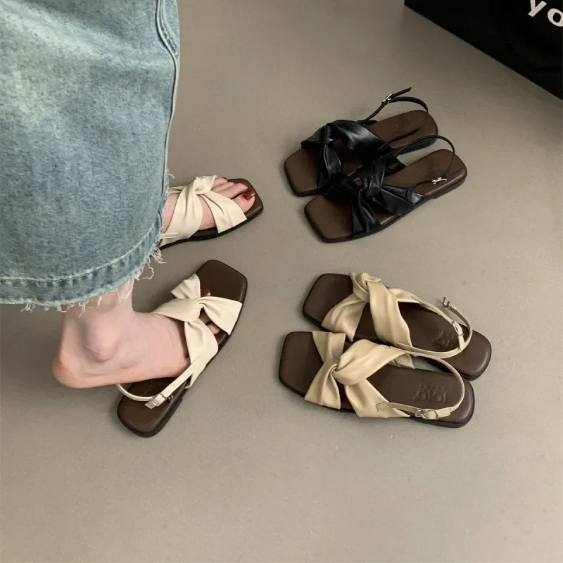 2024 Spring and Autumn New Fashion All-match Flat Sandals Women's Outer Wear All-match French Style Dress Retro Rome