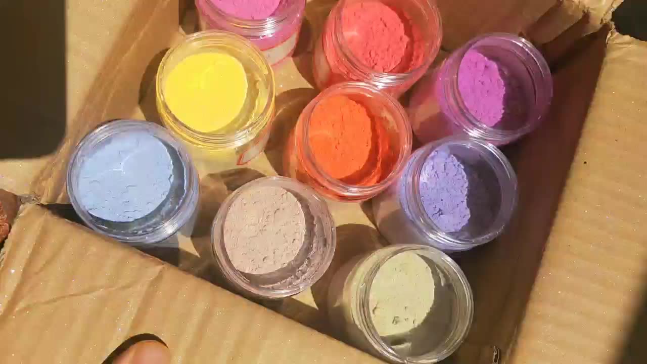 Уф пигмент для рекламы. Пигменты для красок. Ультрафиолетовый пигмент. Ультрафиолетовый пигмент. Синяя косметика.