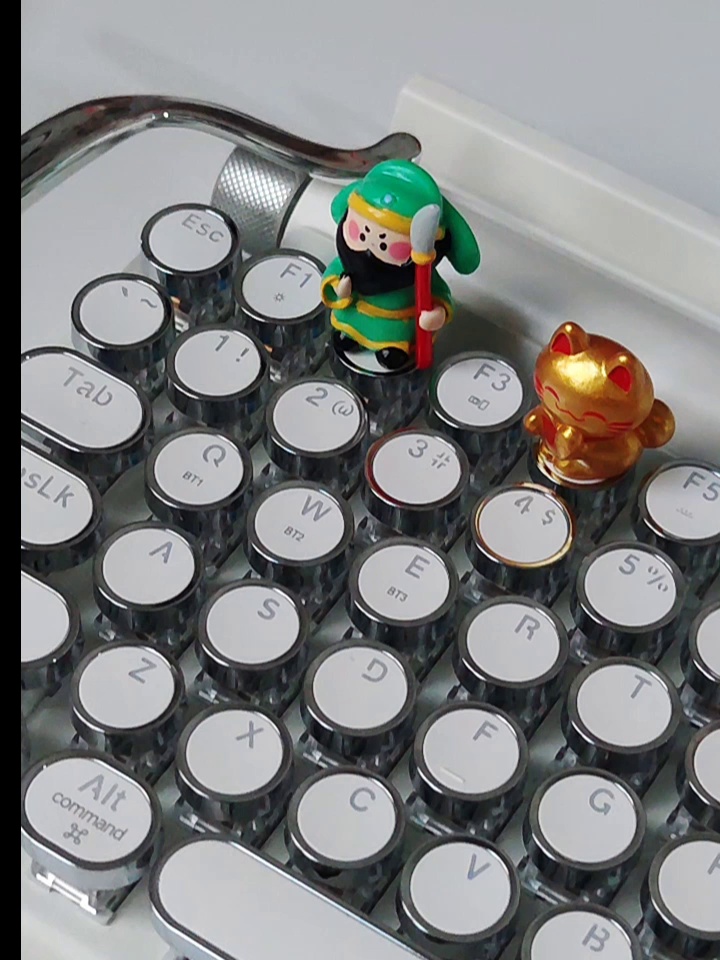 全部部网疯抢的海绵宝宝机械键盘键帽出新款啦。朋克派大星也太萌了吧