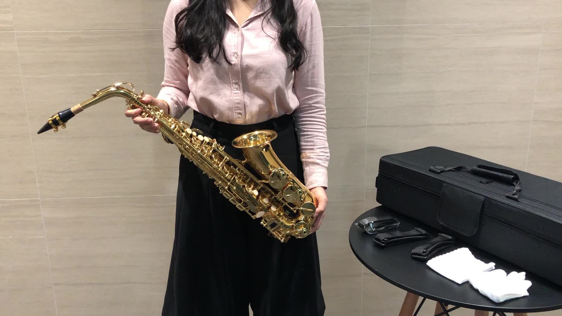 E Flat Gold Lacquer Student Alto Saxophone Brass Musical Instrument