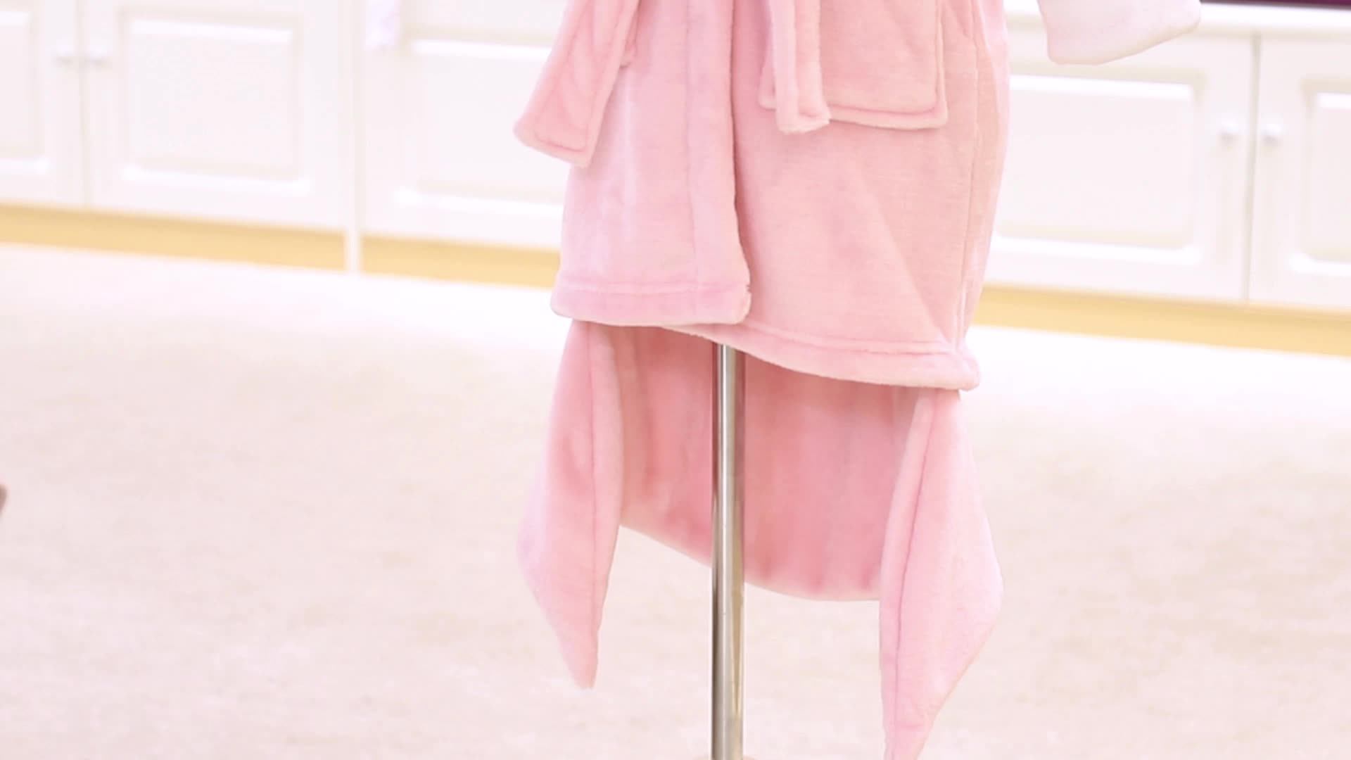 100 Cotton Pink Hooded Baby Bath Towel /bathrobes Robe Terry Kids Bathrobe With Baby Shark